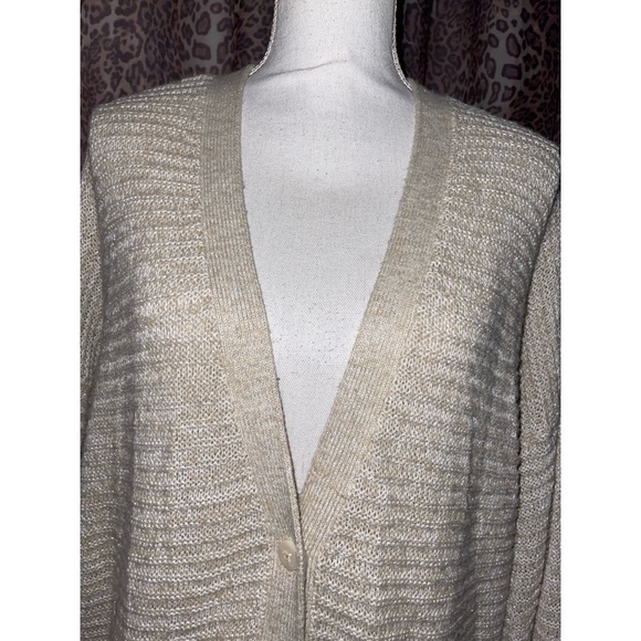 Women’s Cream & Tan Knitted Warm Button Sweater 🤎 - Picture 7 of 13